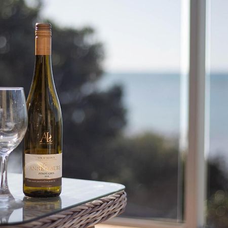 Beachfront Bliss On Wanaka Terrace Support Local Villa New Plymouth Exterior photo