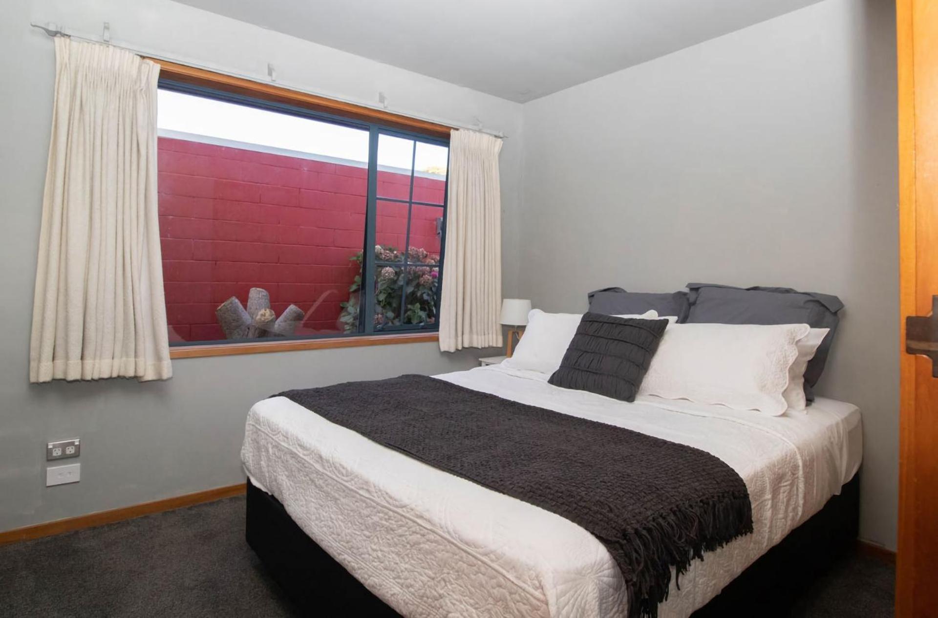Beachfront Bliss On Wanaka Terrace Support Local Villa New Plymouth Exterior photo
