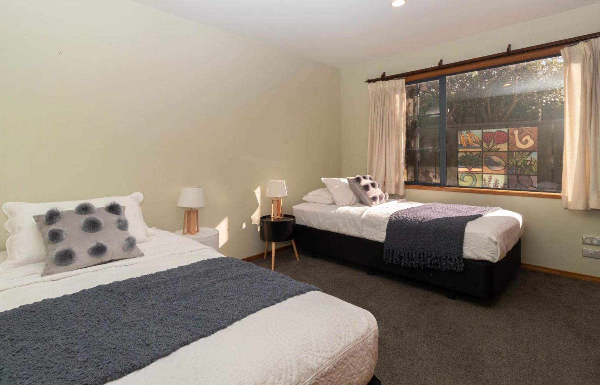 Beachfront Bliss On Wanaka Terrace Support Local Villa New Plymouth Exterior photo